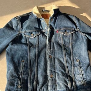 Levis lined denim jacket size men’s large